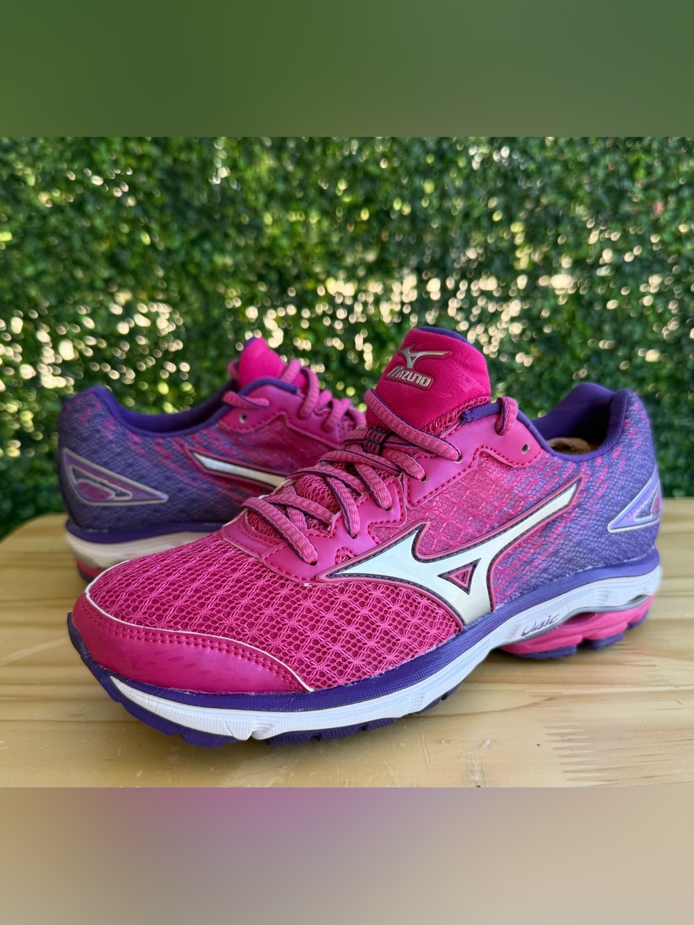 Mizuno Wave Rider 19 Women’s Size 6 Pink Purple Running Shoes New